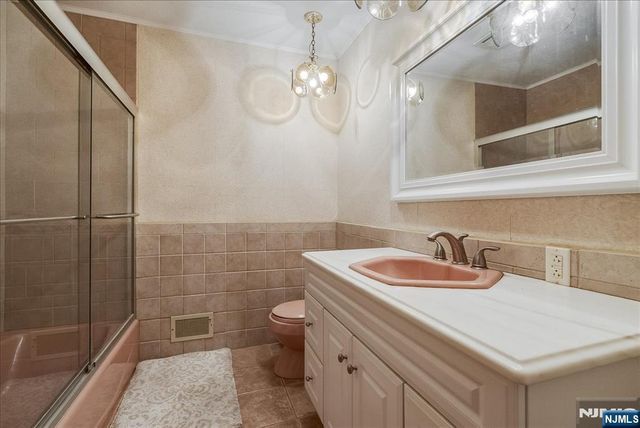 95 Wendt Lane, Wayne, NJ 07470