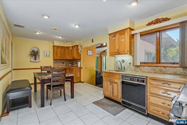 95 Wendt Lane, Wayne, NJ 07470