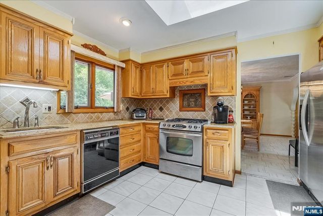 95 Wendt Lane, Wayne, NJ 07470