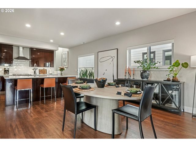 16512 Se PLEASANT VALLEY Pkwy, Happy Valley, OR 97086