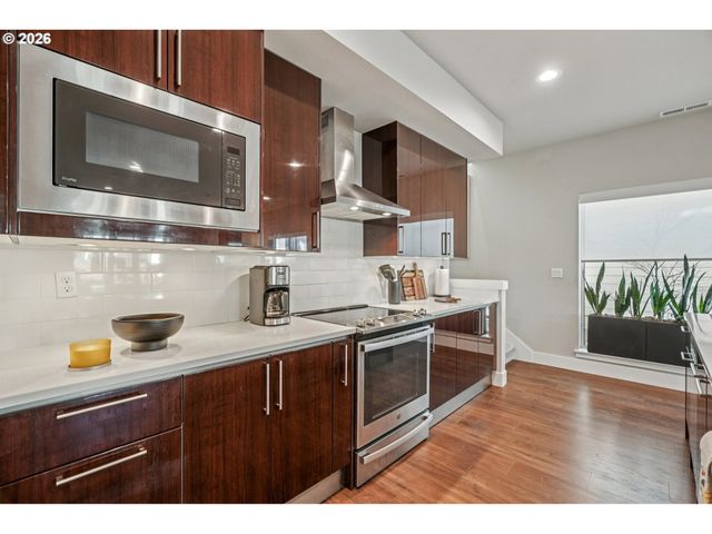 16512 Se PLEASANT VALLEY Pkwy, Happy Valley, OR 97086