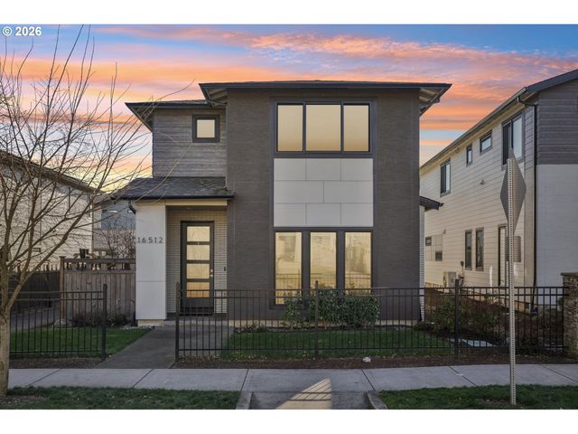 16512 Se PLEASANT VALLEY Pkwy, Happy Valley, OR 97086