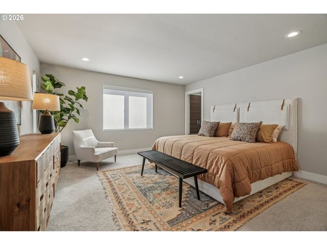 16512 Se PLEASANT VALLEY Pkwy, Happy Valley, OR 97086