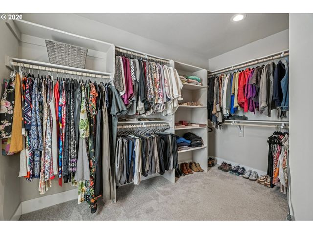 16512 Se PLEASANT VALLEY Pkwy, Happy Valley, OR 97086