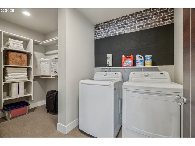 16512 Se PLEASANT VALLEY Pkwy, Happy Valley, OR 97086