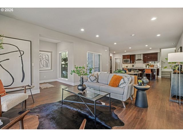 16512 Se PLEASANT VALLEY Pkwy, Happy Valley, OR 97086