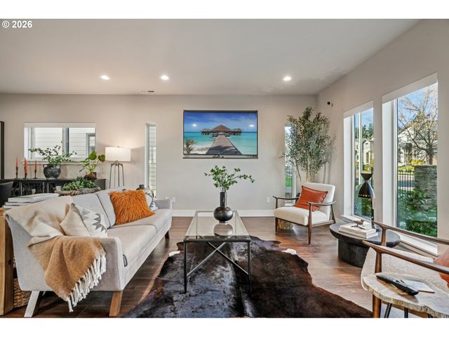 16512 Se PLEASANT VALLEY Pkwy, Happy Valley, OR 97086