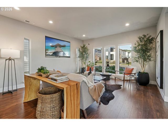 16512 Se PLEASANT VALLEY Pkwy, Happy Valley, OR 97086