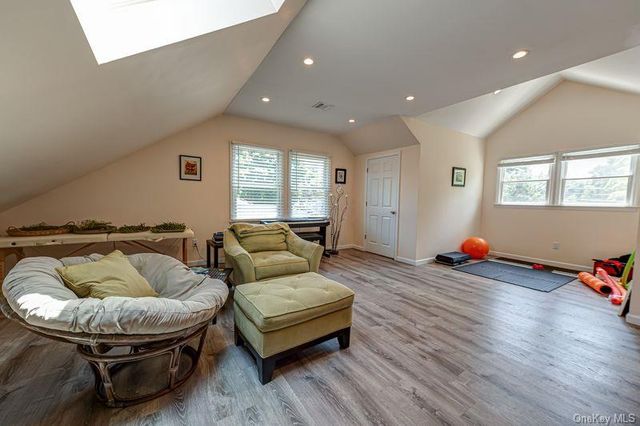 414 2nd Avenue W, East Northport, NY 11731