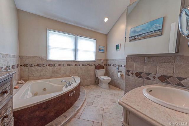 414 2nd Avenue W, East Northport, NY 11731