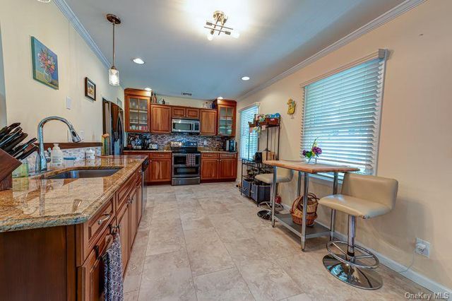 414 2nd Avenue W, East Northport, NY 11731