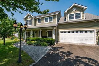 414 2nd Avenue W, East Northport, NY 11731