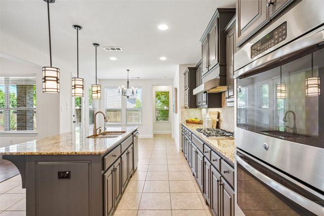 932 Champions Court, Roanoke, TX 76262