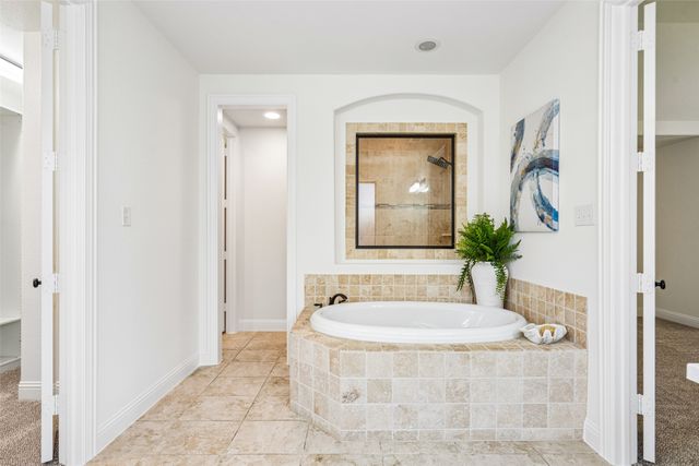 932 Champions Court, Roanoke, TX 76262
