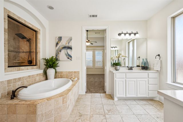 932 Champions Court, Roanoke, TX 76262