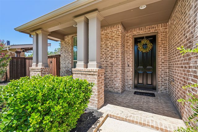 932 Champions Court, Roanoke, TX 76262