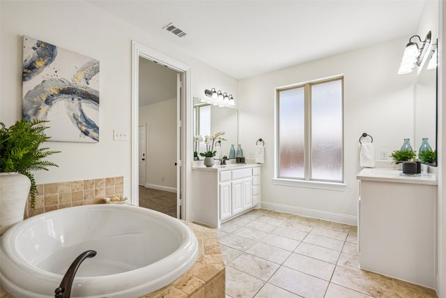 932 Champions Court, Roanoke, TX 76262