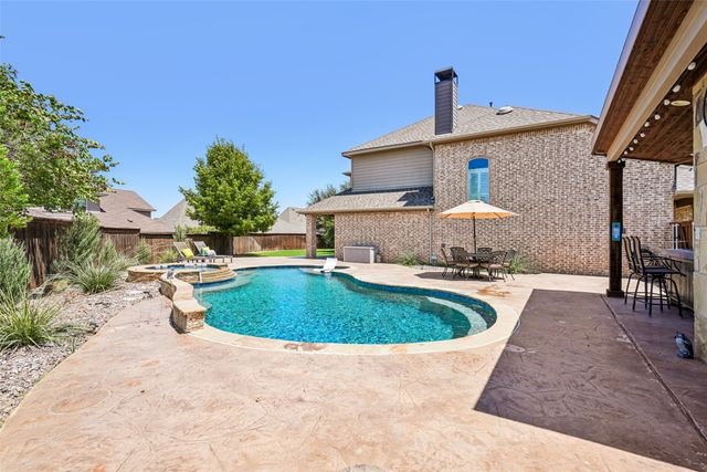 932 Champions Court, Roanoke, TX 76262