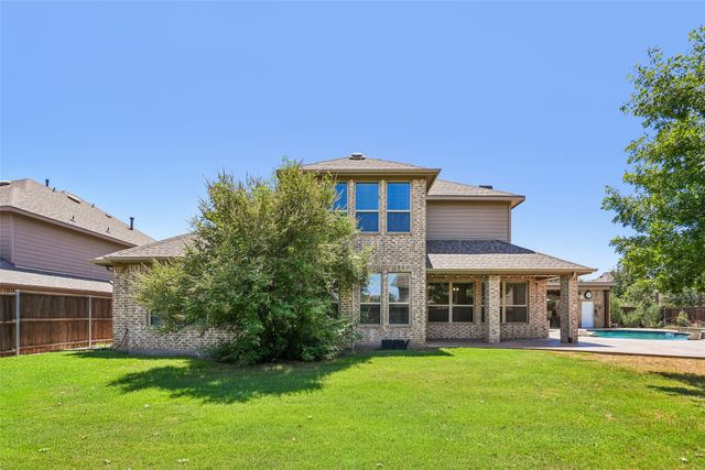 932 Champions Court, Roanoke, TX 76262