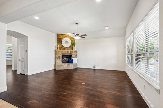 932 Champions Court, Roanoke, TX 76262