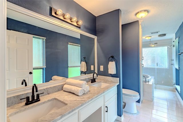 129 Springs Edge Drive, Conroe, TX 77356