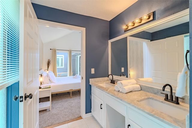 129 Springs Edge Drive, Conroe, TX 77356