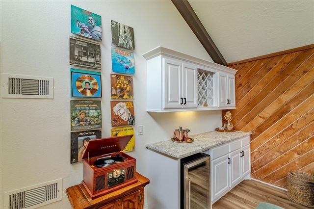129 Springs Edge Drive, Conroe, TX 77356
