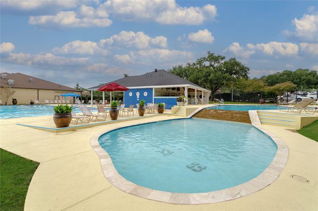 129 Springs Edge Drive, Conroe, TX 77356