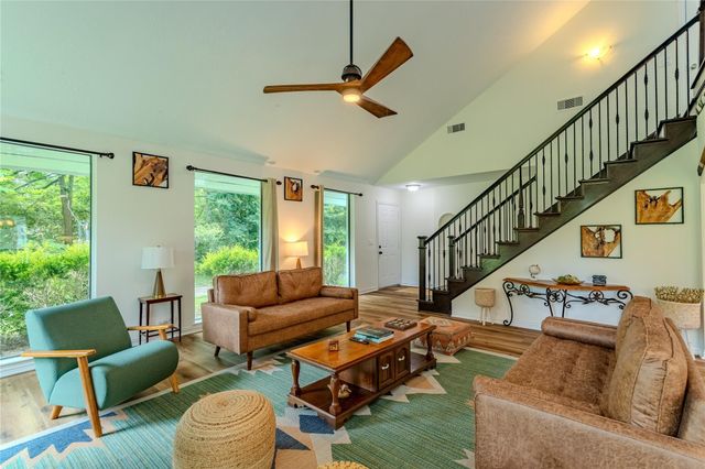 129 Springs Edge Drive, Conroe, TX 77356
