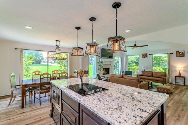 129 Springs Edge Drive, Conroe, TX 77356