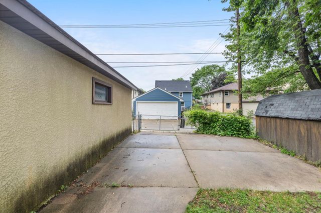 845 20th Avenue N, South Saint Paul, MN 55075