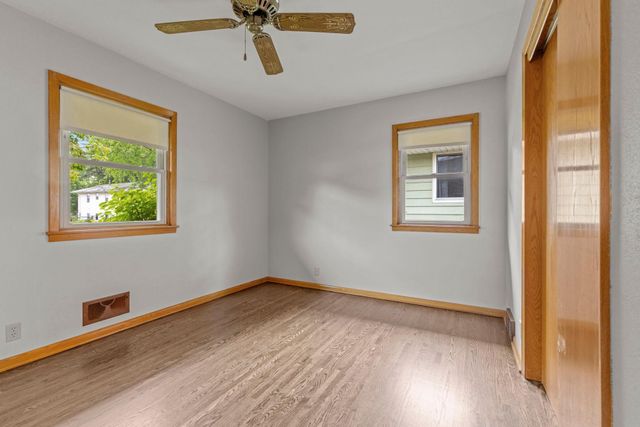 845 20th Avenue N, South Saint Paul, MN 55075