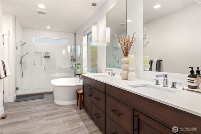 3809 163rd Avenue SE, Bellevue, WA 98008