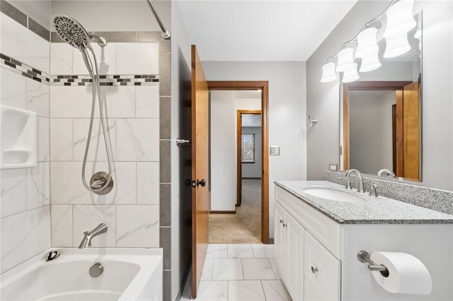 55 Regola Dr, Penn Twp, PA 15642