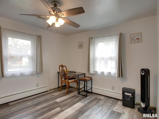 2130 E SUNNYBROOK Drive, Quincy, IL 62301