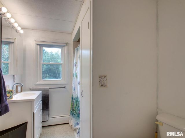 2130 E SUNNYBROOK Drive, Quincy, IL 62301