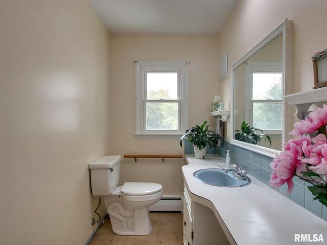 2130 E SUNNYBROOK Drive, Quincy, IL 62301