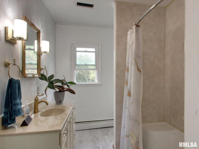 2130 E SUNNYBROOK Drive, Quincy, IL 62301