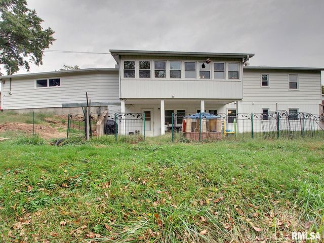 2130 E SUNNYBROOK Drive, Quincy, IL 62301