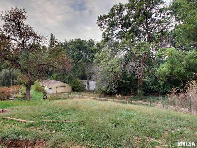 2130 E SUNNYBROOK Drive, Quincy, IL 62301