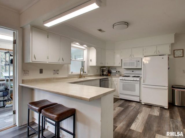 2130 E SUNNYBROOK Drive, Quincy, IL 62301