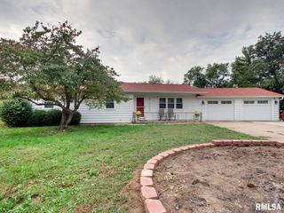 2130 E SUNNYBROOK Drive, Quincy, IL 62301
