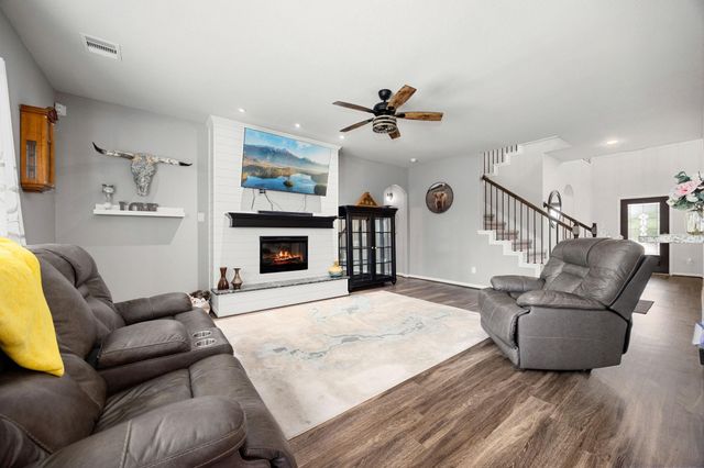 1728 Wandering Hills Road, Conroe, TX 77304
