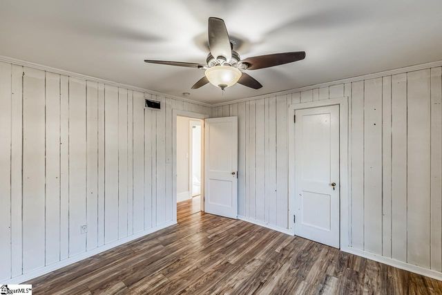 417 W Farley Avenue, Laurens, SC 29630