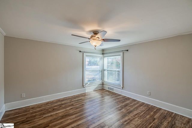 417 W Farley Avenue, Laurens, SC 29630