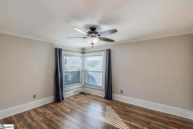 417 W Farley Avenue, Laurens, SC 29630