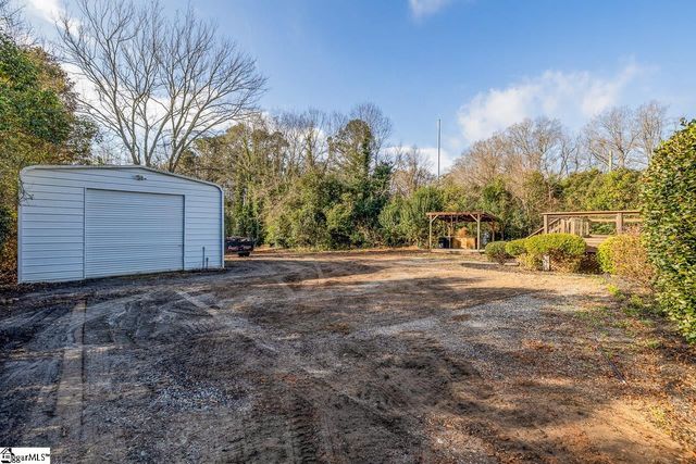 417 W Farley Avenue, Laurens, SC 29630