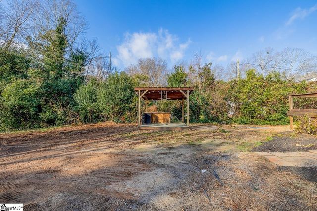 417 W Farley Avenue, Laurens, SC 29630