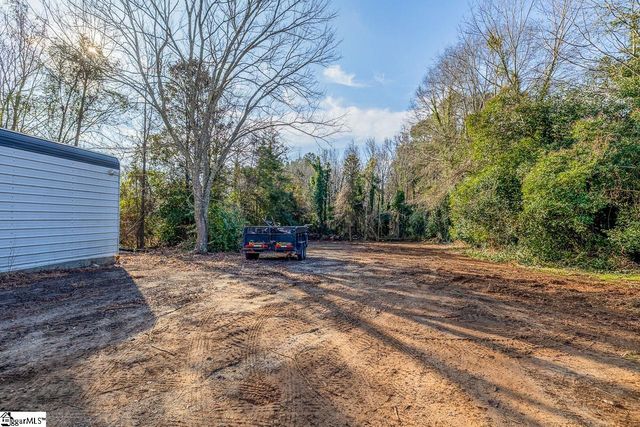 417 W Farley Avenue, Laurens, SC 29630