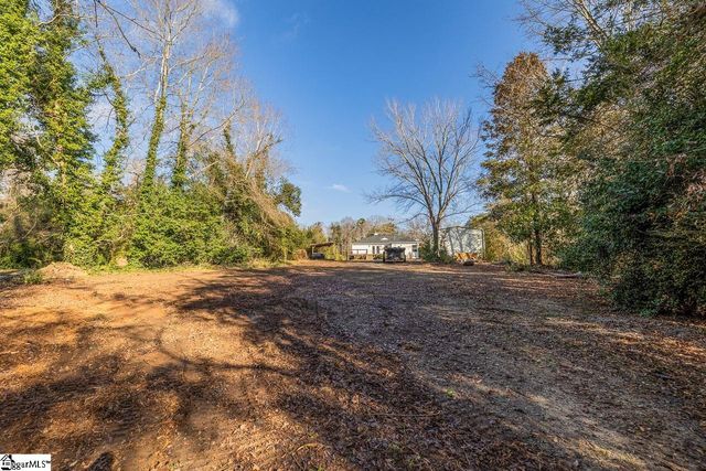 417 W Farley Avenue, Laurens, SC 29630